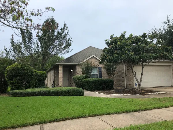 $2,100 | 3404 Pheasant Lane, Pearland, TX 77581