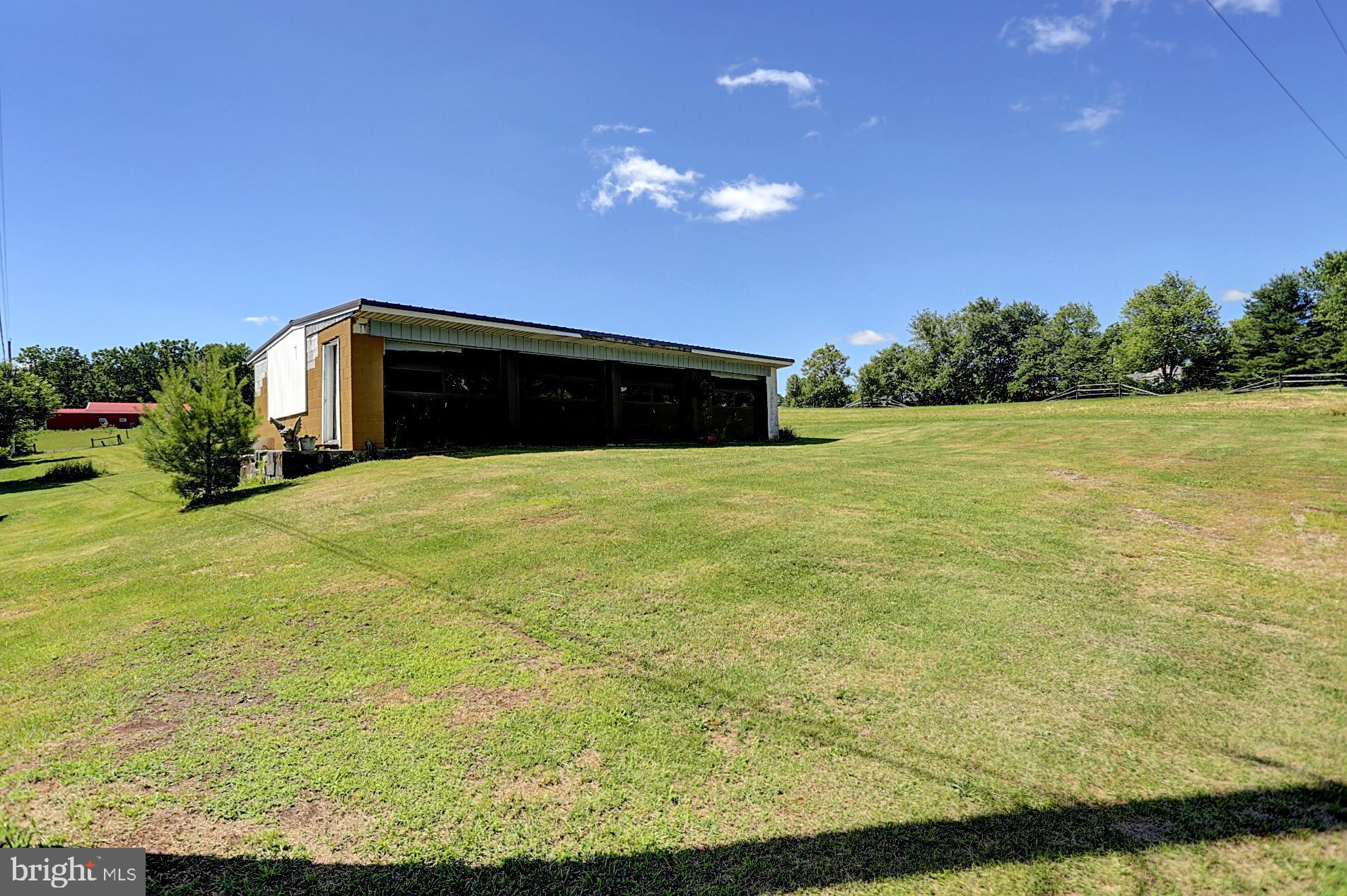 182 Deck Road Womelsdorf, PA 19567 - Photo 2 of 29 Gallery Image 2