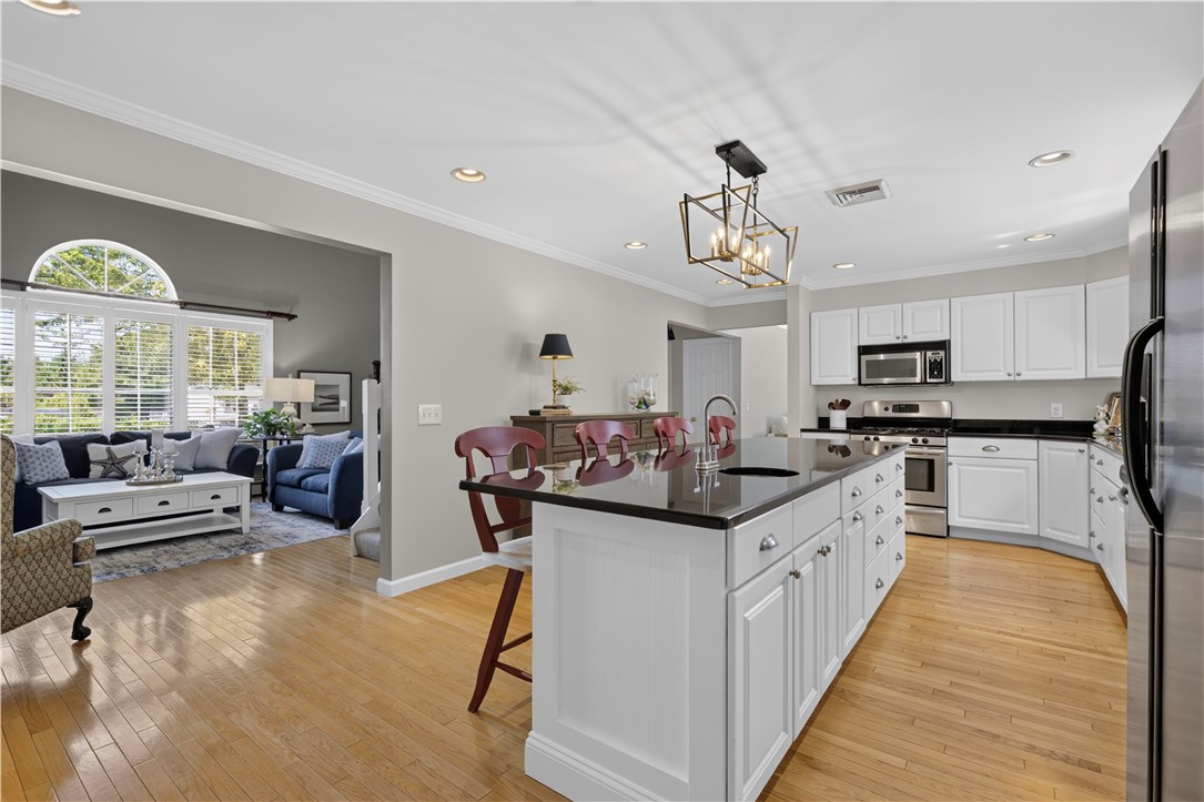 25 Dunns Corner Road Westerly, RI 02891 - Photo 7 of 39