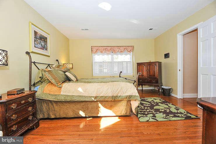 7823 O'Dell Street Springfield, VA 22153 - Photo 14 of 29 Bedroom (Master)