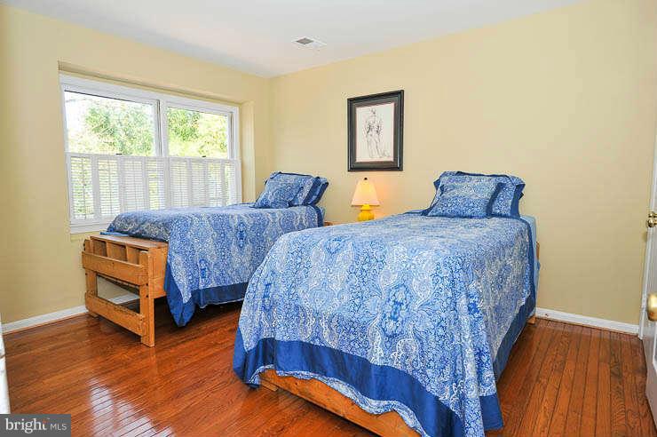 7823 O'Dell Street Springfield, VA 22153 - Photo 16 of 29 Bedroom