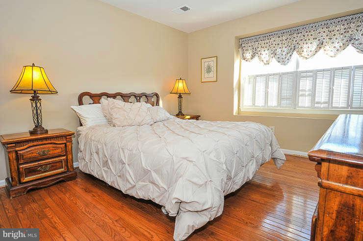 7823 O'Dell Street Springfield, VA 22153 - Photo 17 of 29 Bedroom