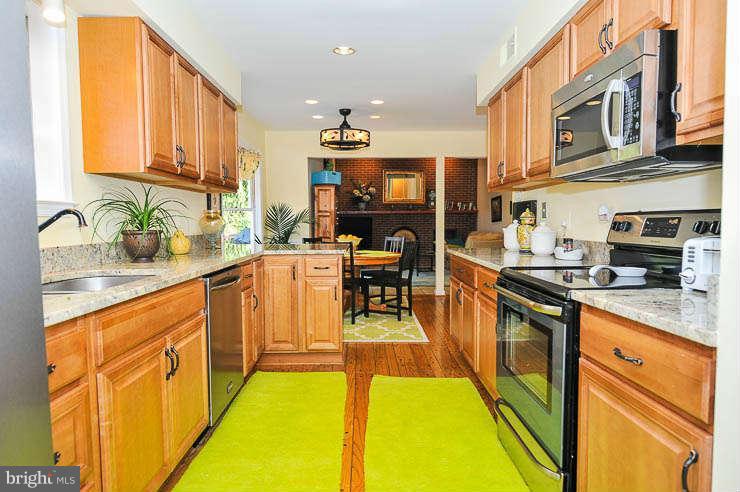7823 O'Dell Street Springfield, VA 22153 - Photo 7 of 29 Kitchen