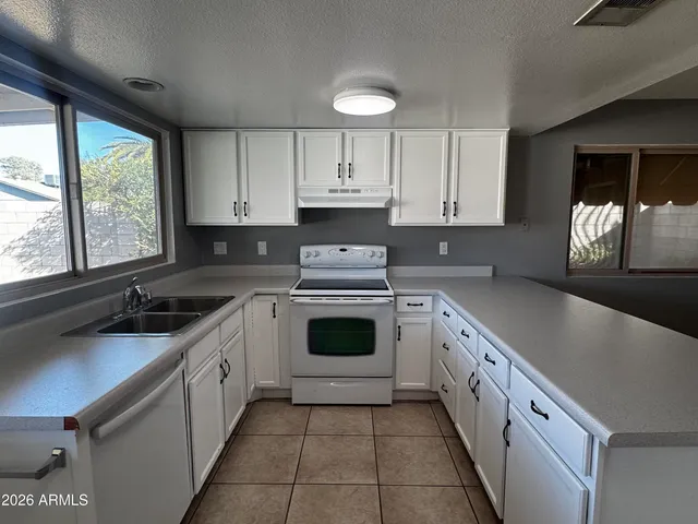 $2,195 | 5264 West Lupine Avenue, Glendale, AZ 85304