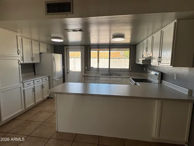 $2,195 | 5264 West Lupine Avenue, Glendale, AZ 85304