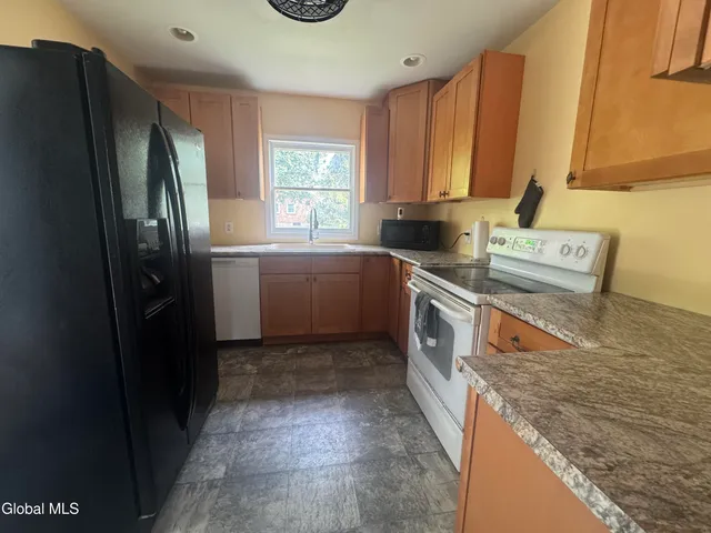 $259,900 | 401 Stanford Avenue, Niskayuna, NY 12304