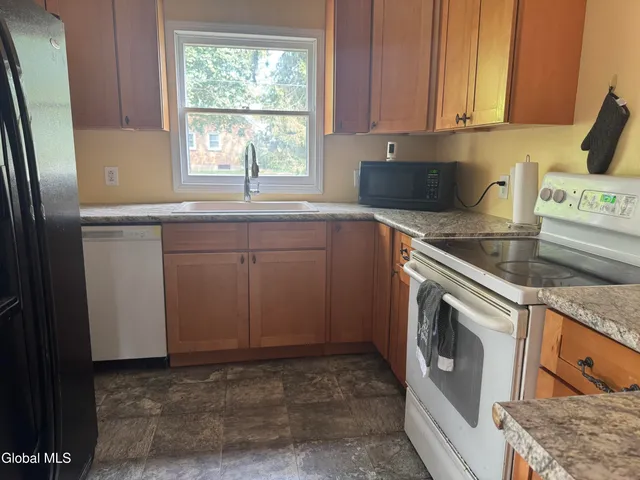 $259,900 | 401 Stanford Avenue, Niskayuna, NY 12304