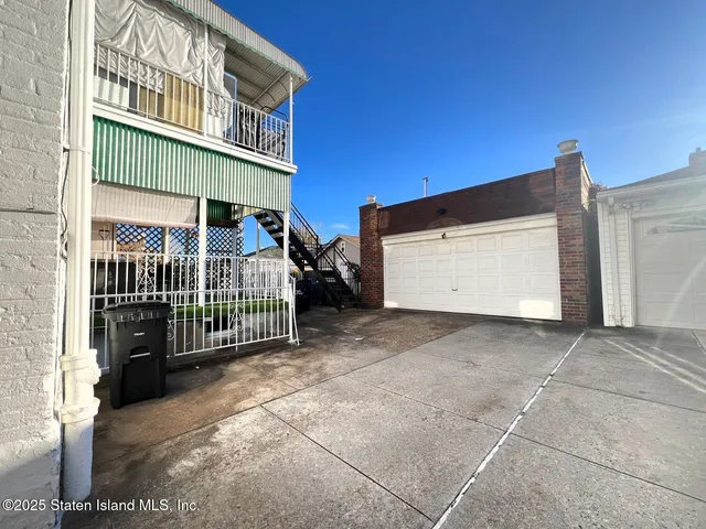 a view of backyard of house