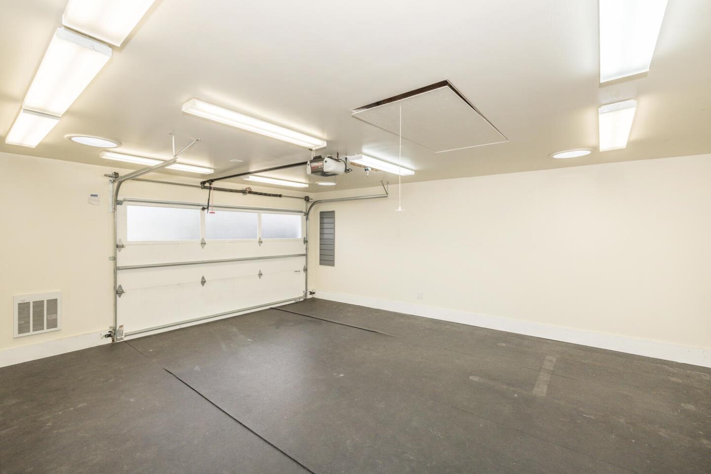 182 Rutherford Avenue Redwood City, CA 94061 - Photo 33 of 34 an empty room with windows