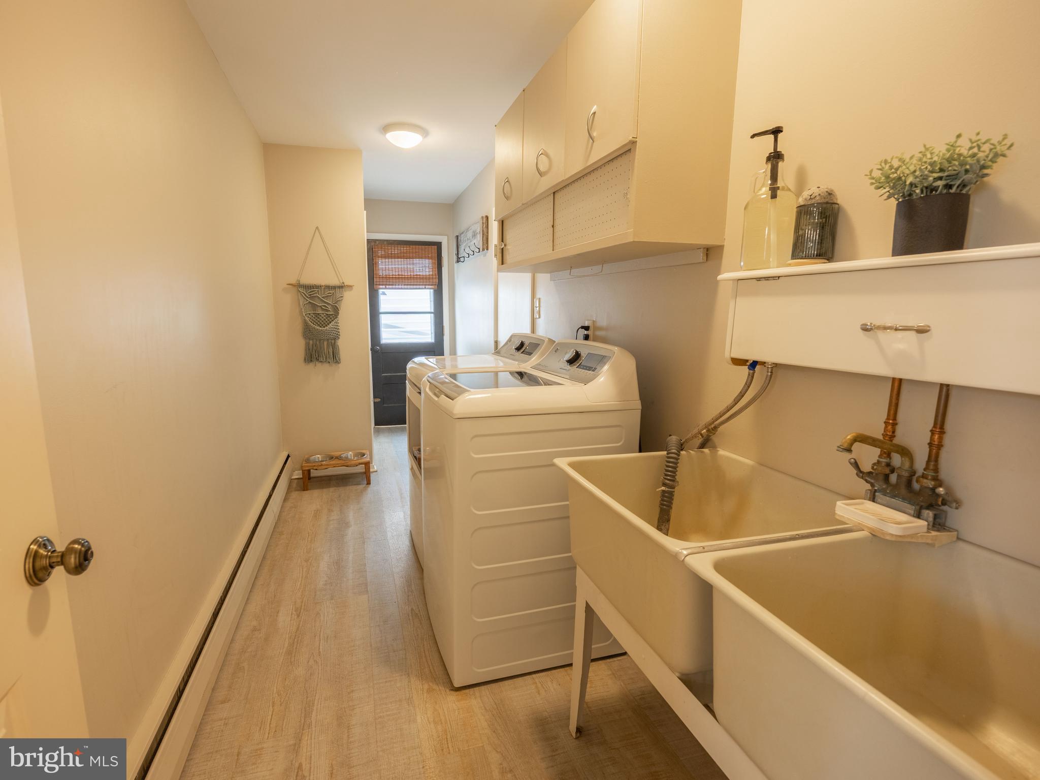 284 Manor Road Harleysville, PA 19438 - Photo 46 of 61 Laundry/Mud Room with access to Garage/Side Yard