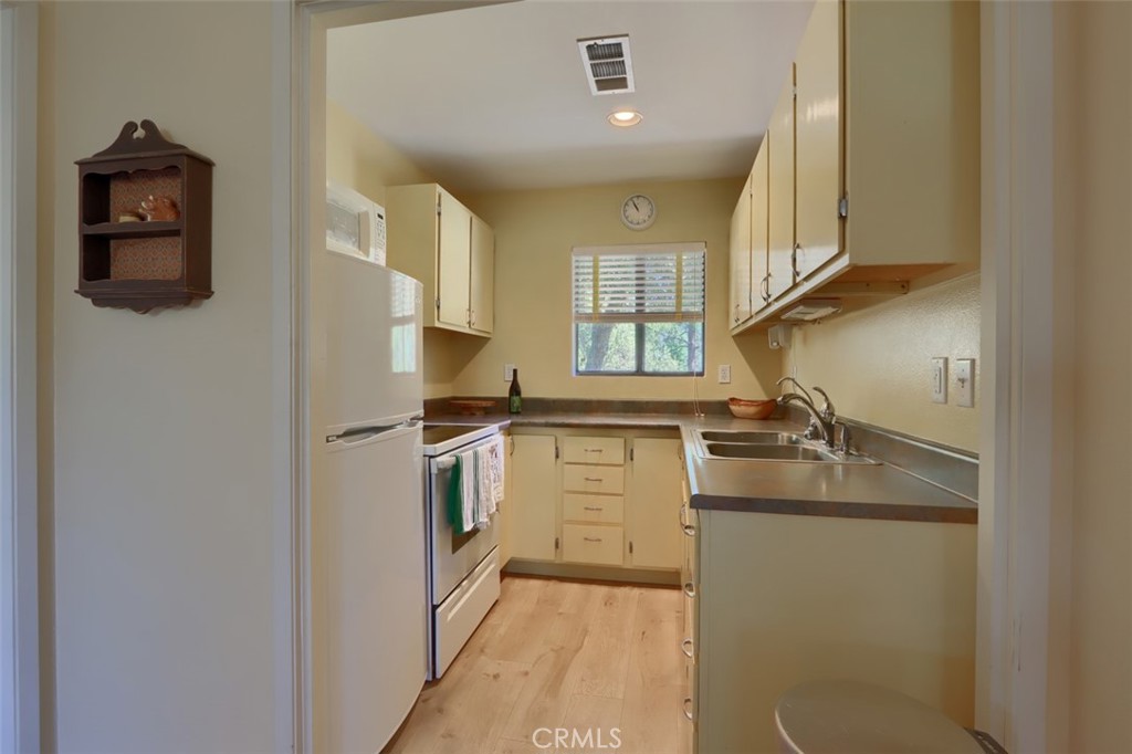 43016 Sunshine Mountain Road Oakhurst, CA 93644 - Photo 29 of 75