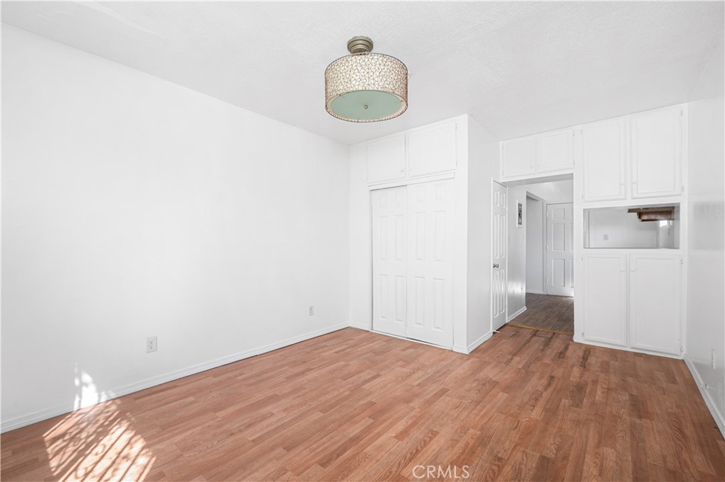 1727 Bellevue Avenue Los Angeles, CA 90026 - Photo 13 of 40 a view of a livingroom with wooden floor