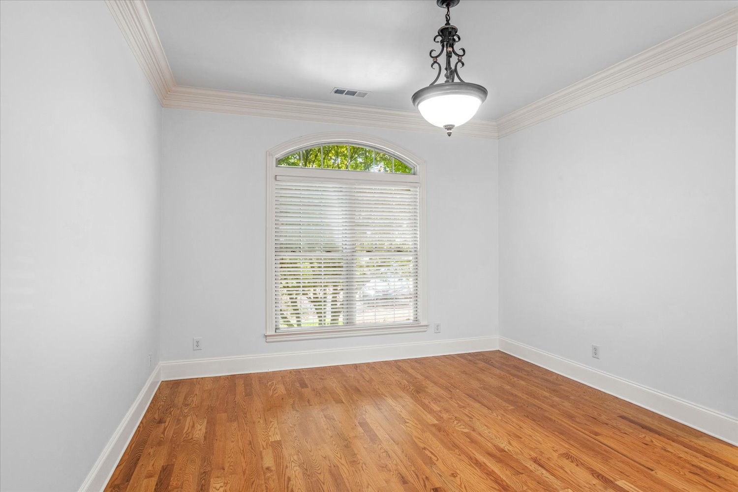 1400 Franklin Road Brentwood, TN 37027 - Photo 30 of 67 an empty room with a window