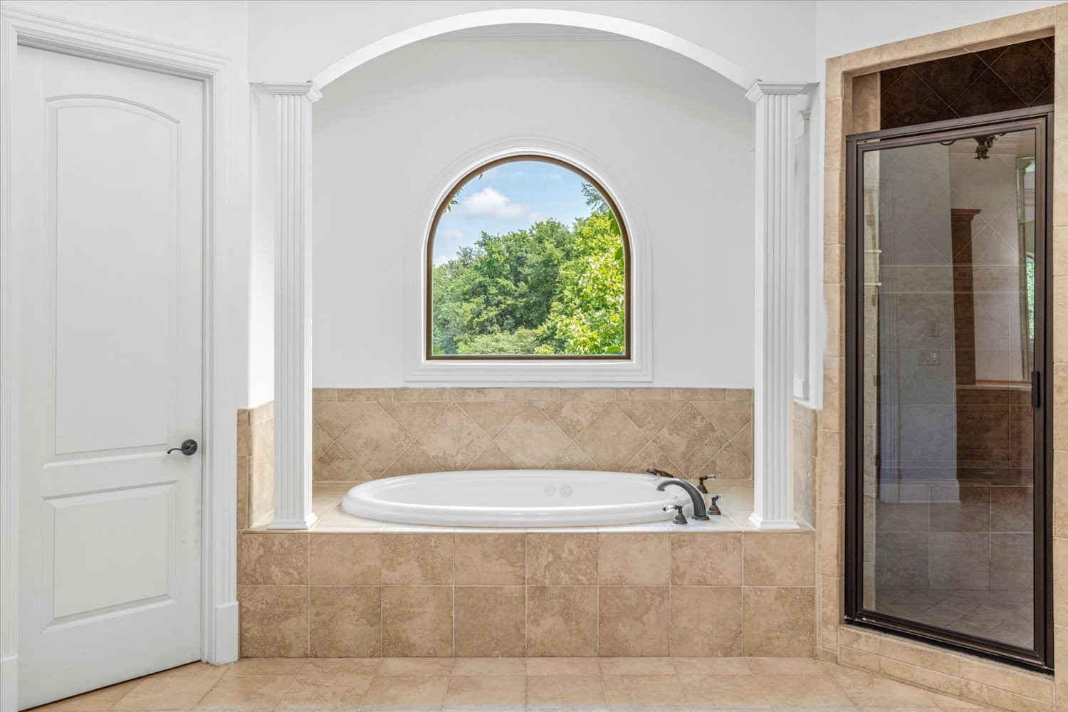 1400 Franklin Road Brentwood, TN 37027 - Photo 31 of 67 a view of bathroom with bathtub and shower
