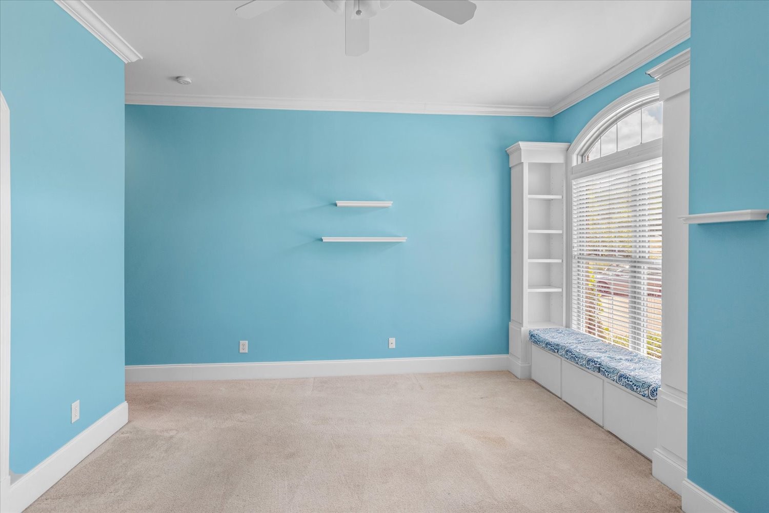 1400 Franklin Road Brentwood, TN 37027 - Photo 39 of 67 an empty room with windows