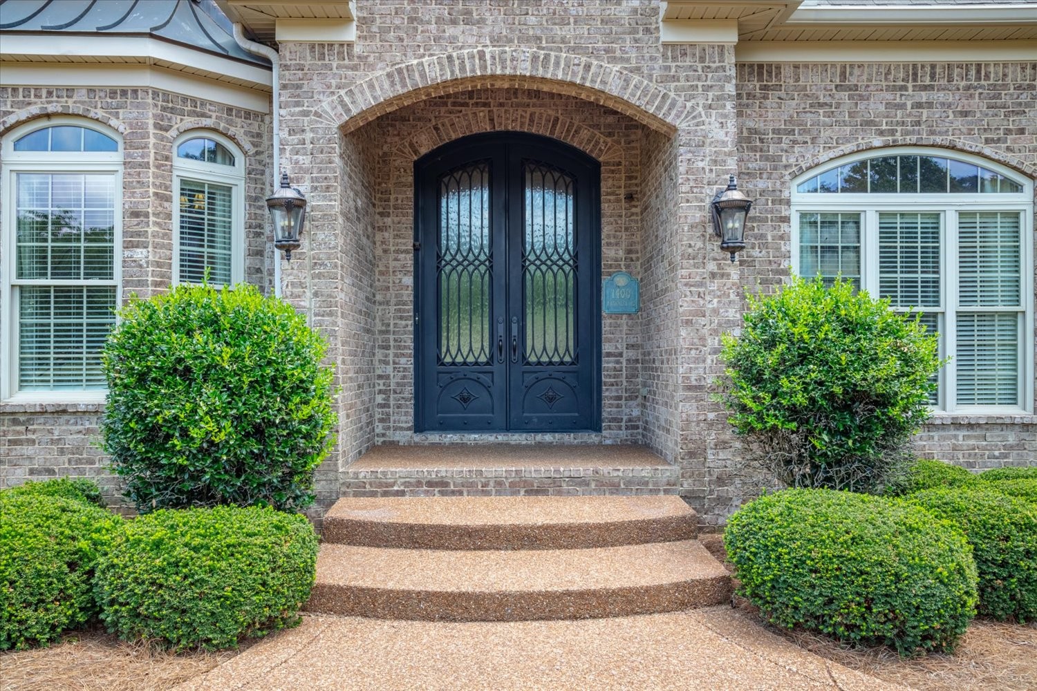 1400 Franklin Road Brentwood, TN 37027 - Photo 7 of 67 a front view of a house