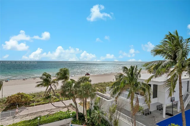 $9,000 | 5415 Collins Avenue, Unit 506, Miami Beach, FL 33140