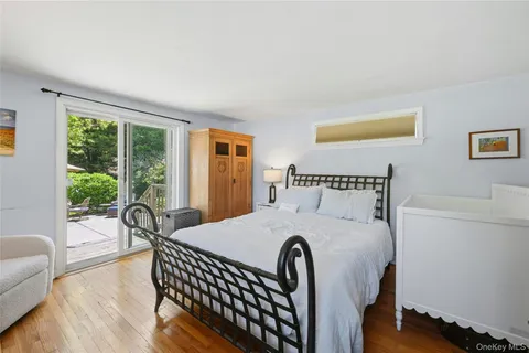 $619,000 | 17 Pauchogue Avenue, East Islip, NY 11730