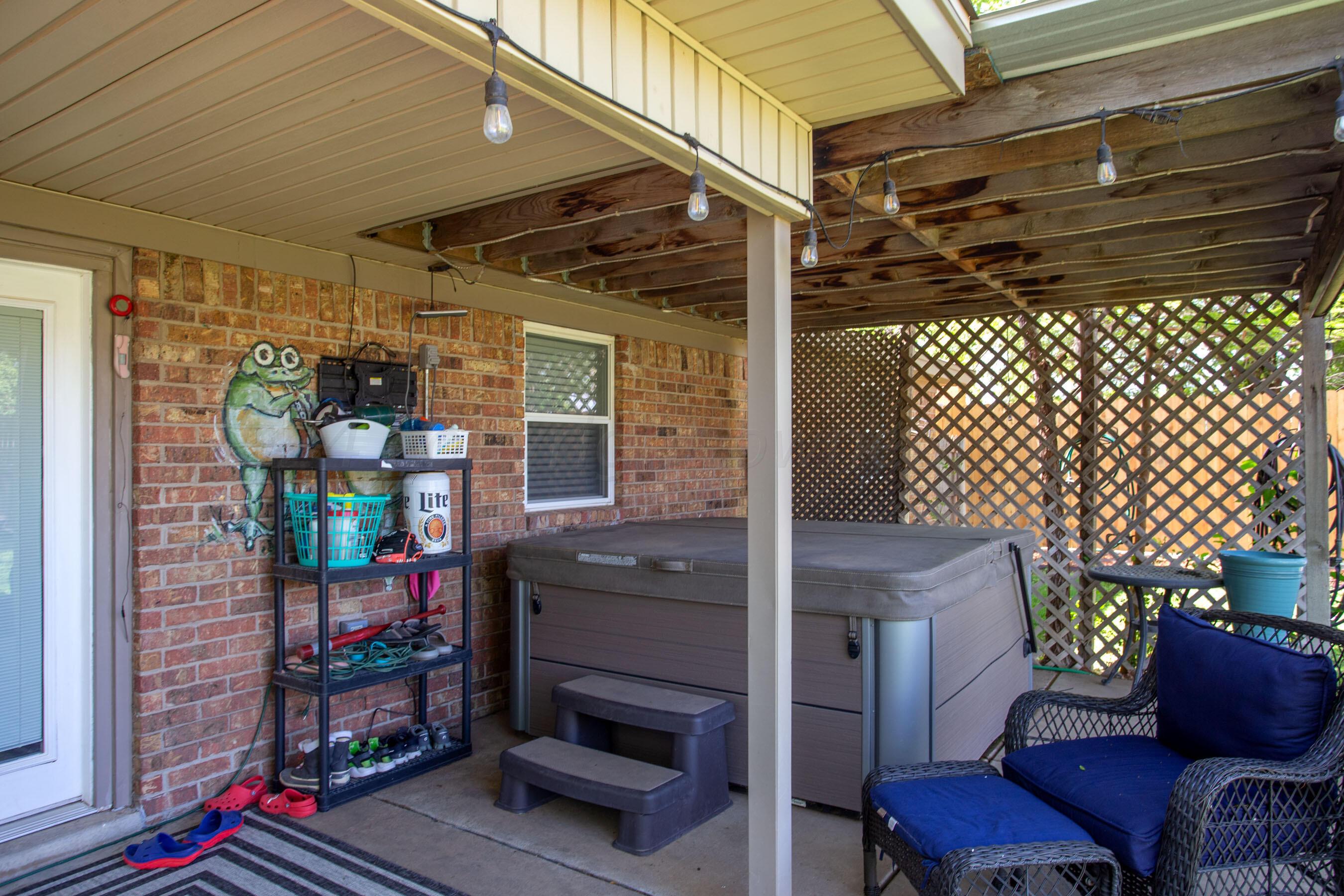 8122 Santa Fe Trail Amarillo, TX 79110 - Photo 20 of 23 a outdoor living space with furniture