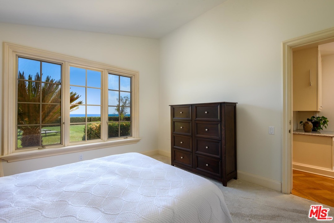 4468 Foothill Road Carpinteria, CA 93013 - Photo 15 of 18 Gallery Image 15