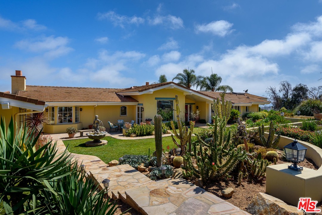 4468 Foothill Road Carpinteria, CA 93013 - Photo 17 of 18 Gallery Image 17
