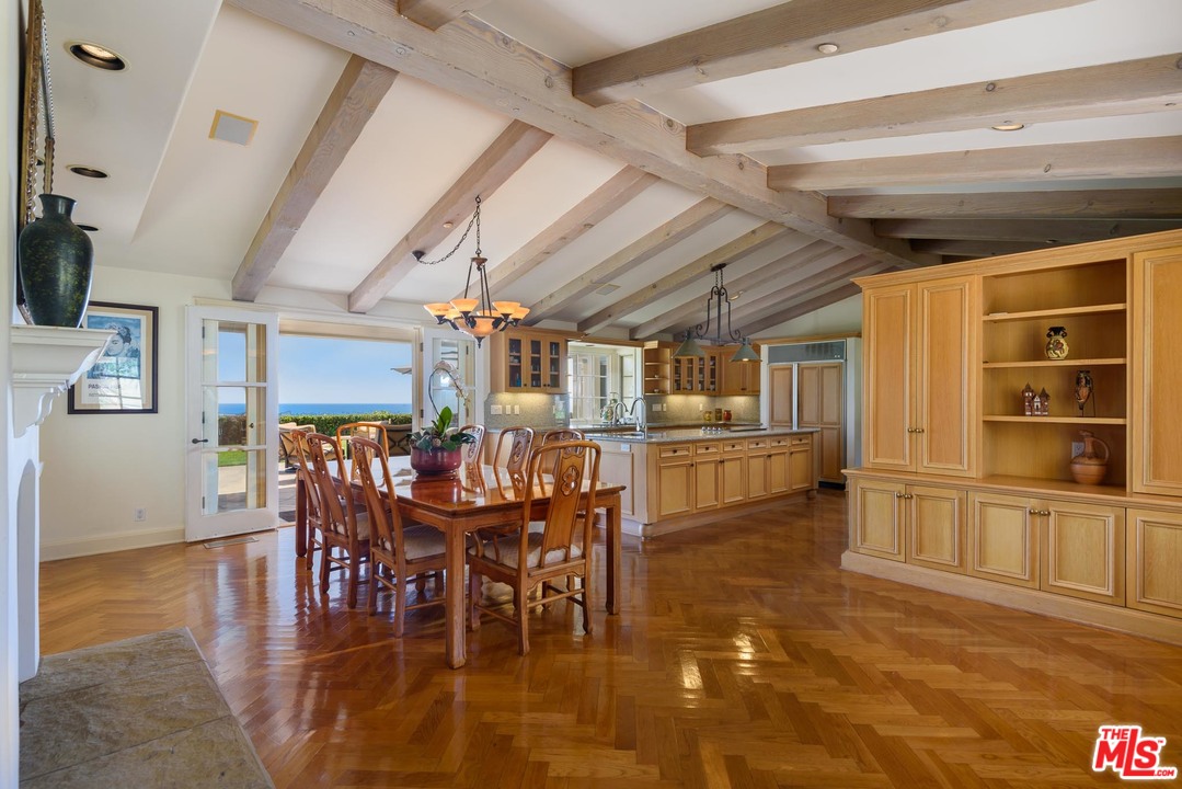 4468 Foothill Road Carpinteria, CA 93013 - Photo 6 of 18 Gallery Image 6