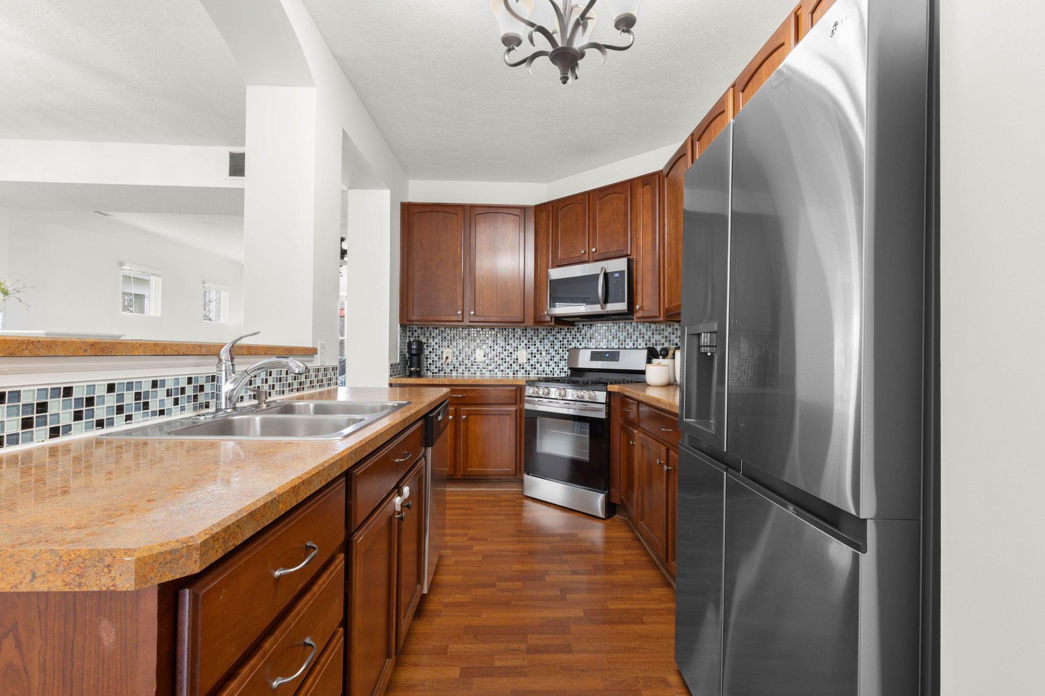 5658 Wexler Road Dublin, OH 43016 - Photo 13 of 54 New S/S Appliances
