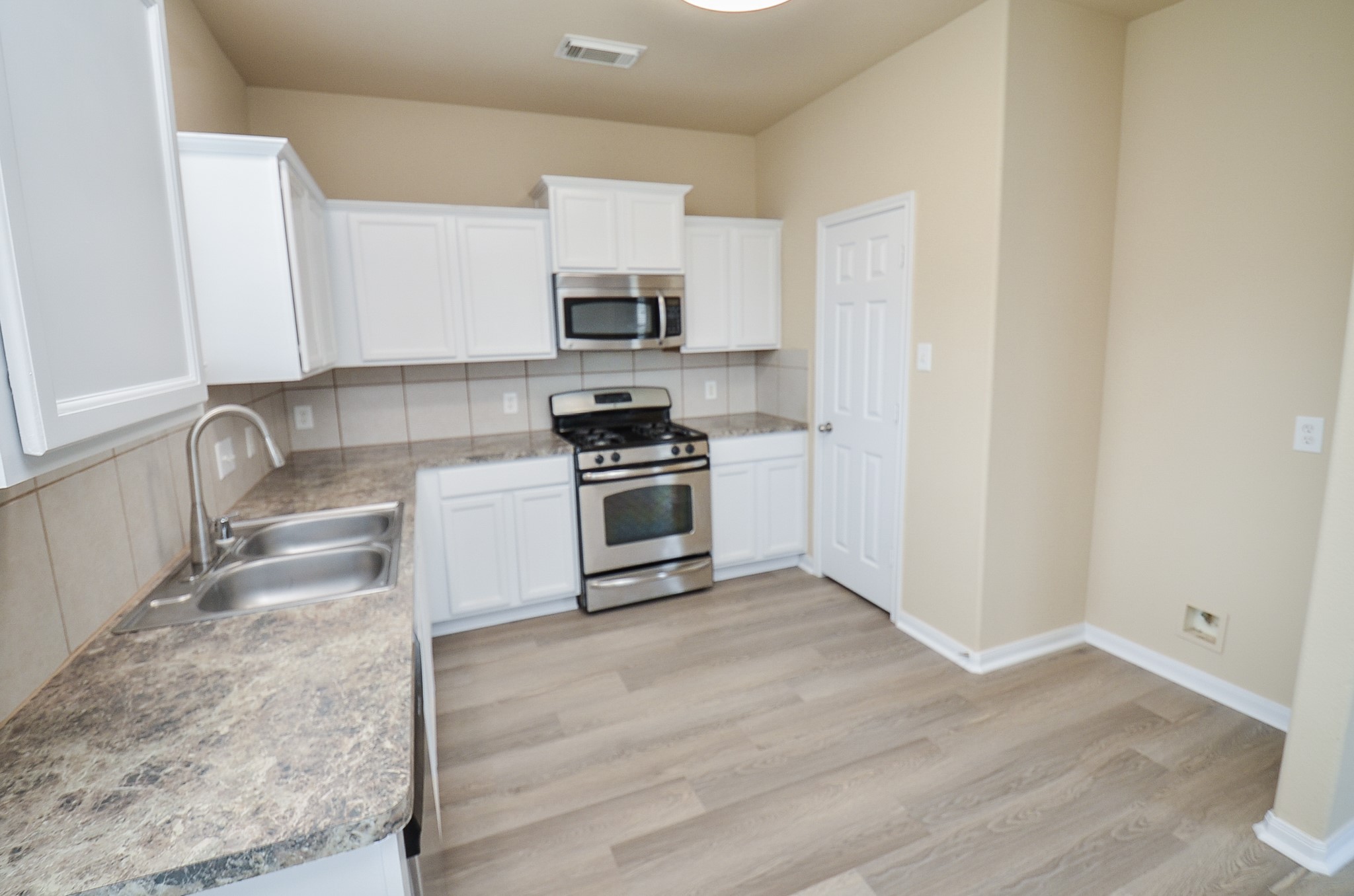 4127 Chablis Ridge Court Katy, TX 77449 - Photo 12 of 32