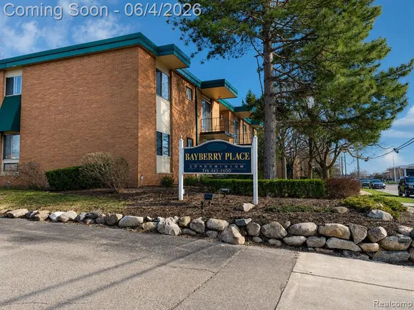 $169,900 | 1880 Axtell Drive, Unit 2, Troy, MI 48084