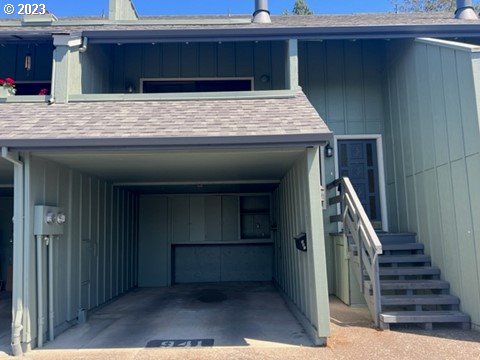 941 Prescott Lane Springfield, OR 97477 - Photo 3 of 15 a house view with a sink