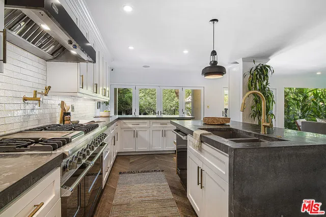 $4,295,000 | 1041 North Orlando Avenue, West Hollywood, CA 90069