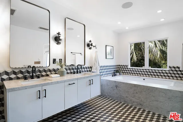 $4,295,000 | 1041 North Orlando Avenue, West Hollywood, CA 90069