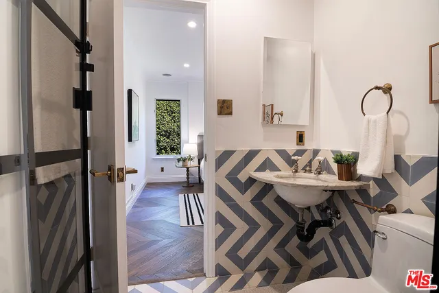 $4,295,000 | 1041 North Orlando Avenue, West Hollywood, CA 90069