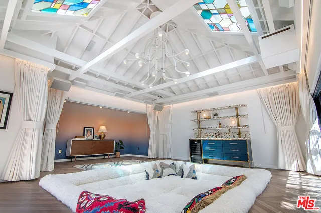 $4,295,000 | 1041 North Orlando Avenue, West Hollywood, CA 90069