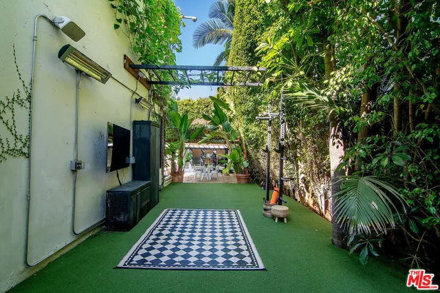 $4,295,000 | 1041 North Orlando Avenue, West Hollywood, CA 90069