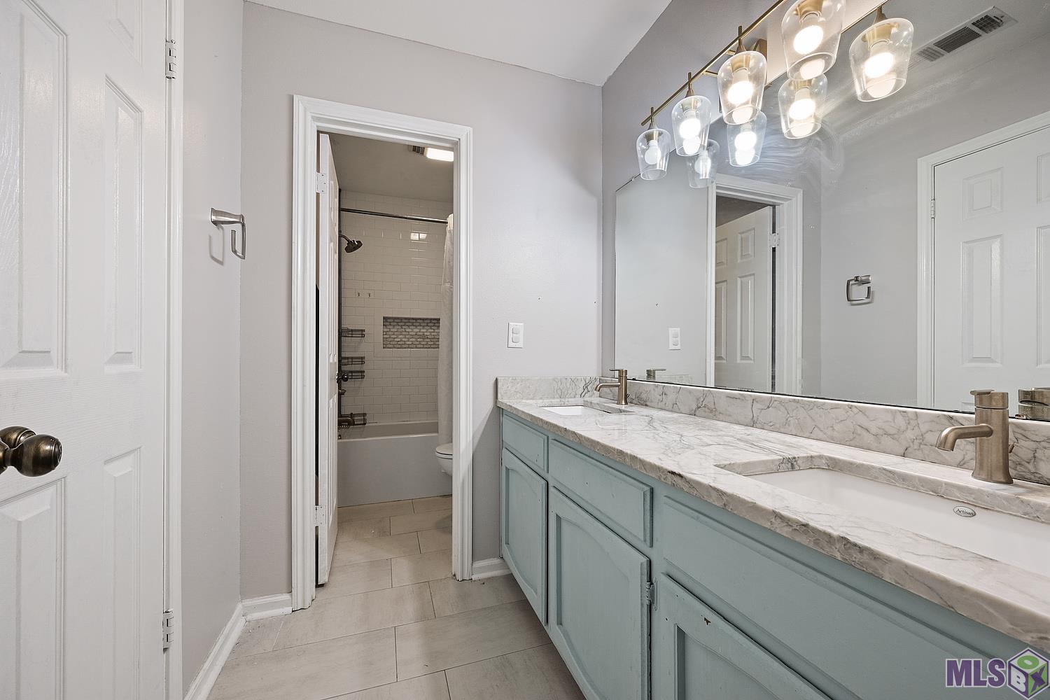 16137 Crepemyrtle Drive Baton Rouge, LA 70817 - Photo 8 of 13 Gallery Image 8
