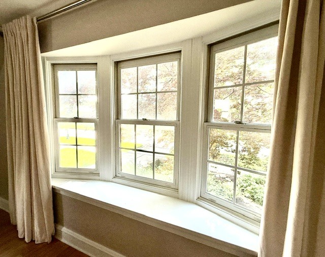 720 South New Street Champaign, IL 61820 - Photo 26 of 73 a view of an empty room with a window