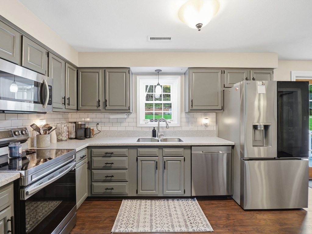 522 Barre Road Templeton, MA 01468 - Photo 8 of 42 Gallery Image 8