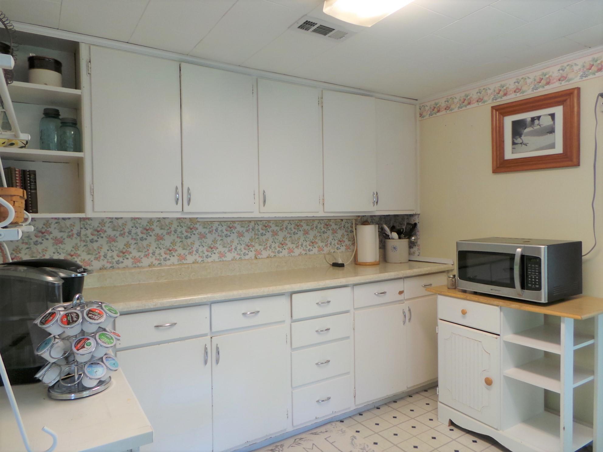 1905 Boozy Creek Road Bristol, VA 24202 - Photo 5 of 130 KITCHEN