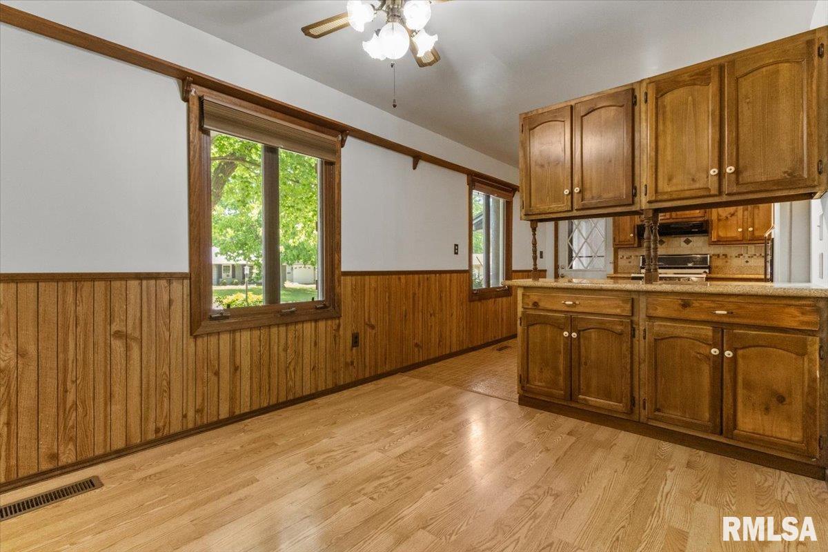 105 Beloit Road Marquette Heights, IL 61554 - Photo 10 of 32 Gallery Image 10