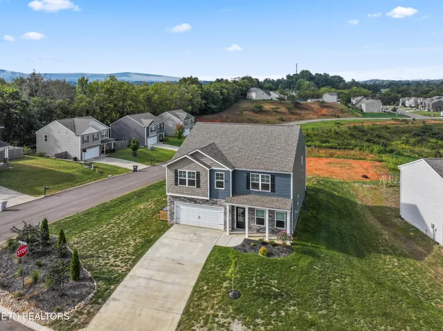 $467,900 | 301 Heritage Crossing Drive, Maryville, TN 37804