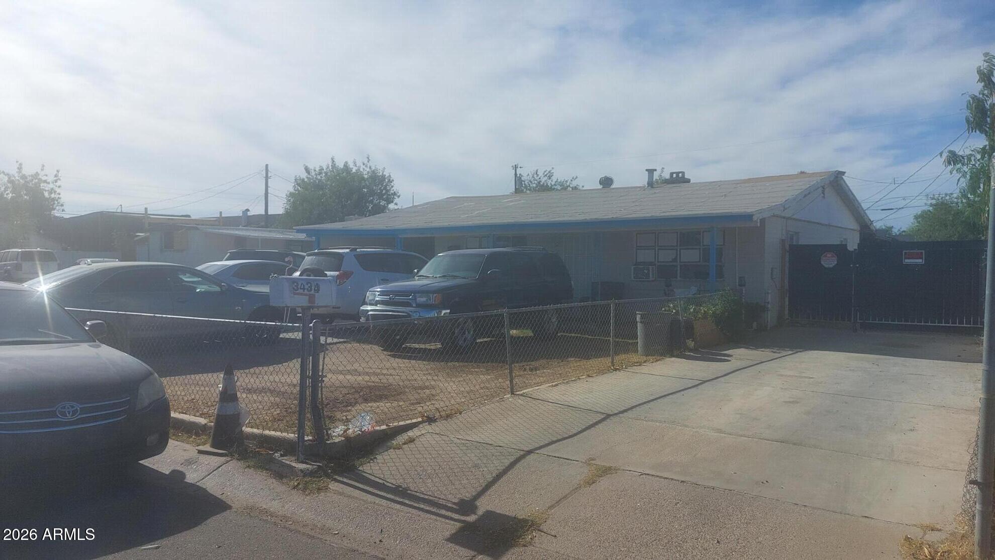 3434 West Monte Vista Road Phoenix, AZ 85009 - Photo 1 of 8