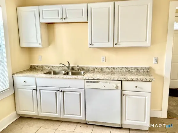 $2,600 | 303 Millville Avenue, Naugatuck, CT 06770