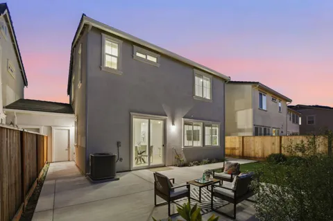 $1,099,000 | 1619 Santiago Court, Gilroy, CA 95020