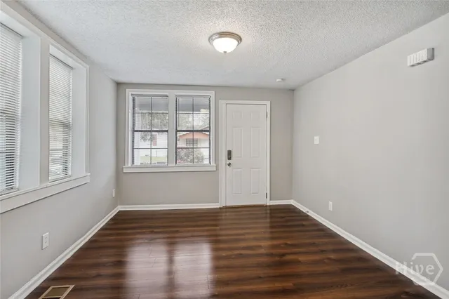 $1,950 | 1306 East 35th Street, Savannah, GA 31404