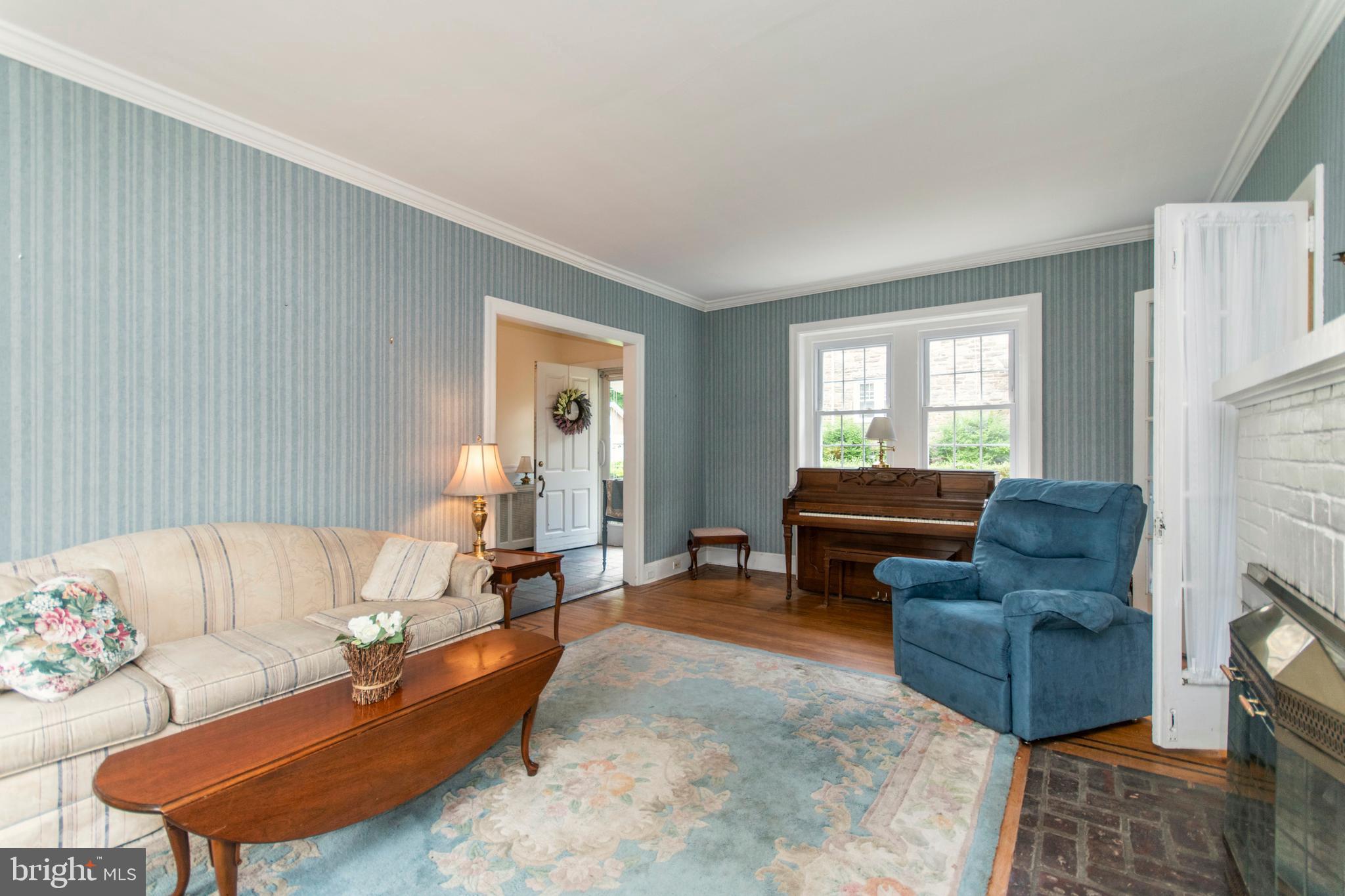 139 Township Line Road Jenkintown, PA 19095 - Photo 7 of 17 Living Room