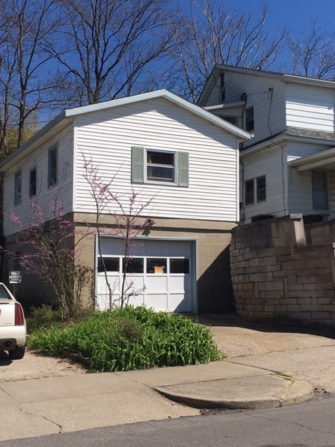 403 East 3rd Street Bloomington, IN 47408 - Photo 2 of 5