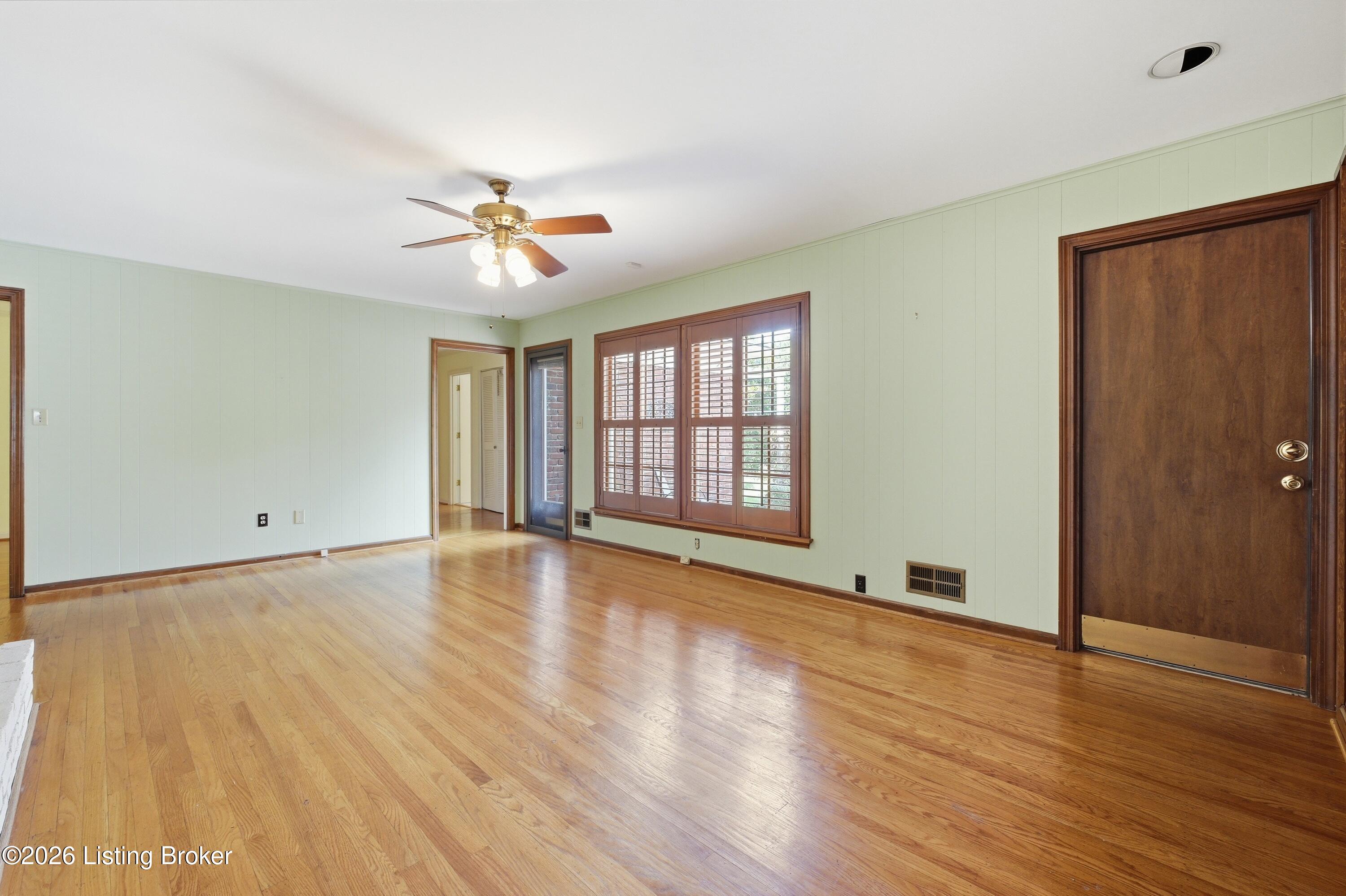 3217 Dundee Road Louisville, KY 40205 - Photo 25 of 73 18_3217dundee_louisvillerealestatemedia_