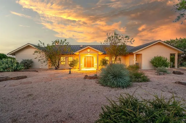 $1,600,000 | 1225 County Road 280, Tuscola, TX 79562