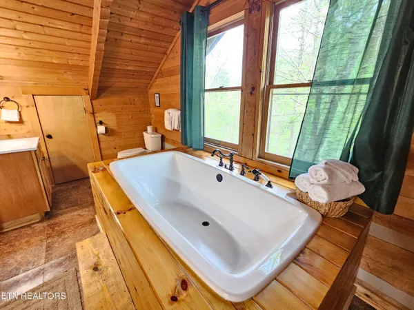$500,000 | 519 Picadilly Lane, Gatlinburg, TN 37738